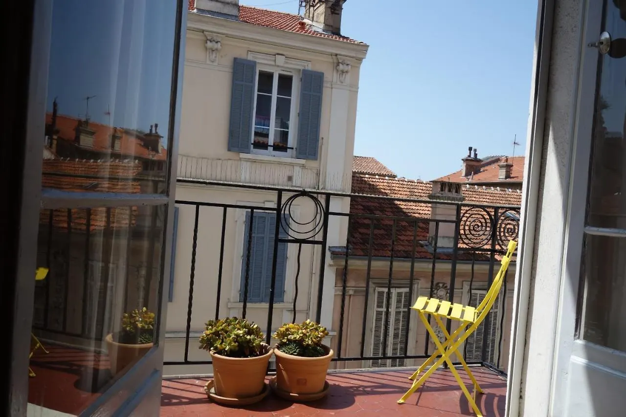 Novembre By Welcome To Cannes Daire